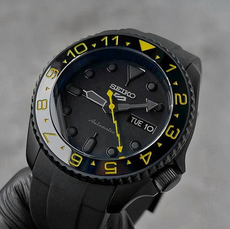 Seiko hot sale black yellow